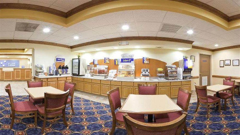 Holiday Inn Express Hotel & Suites Byron By Ihg Esterno foto