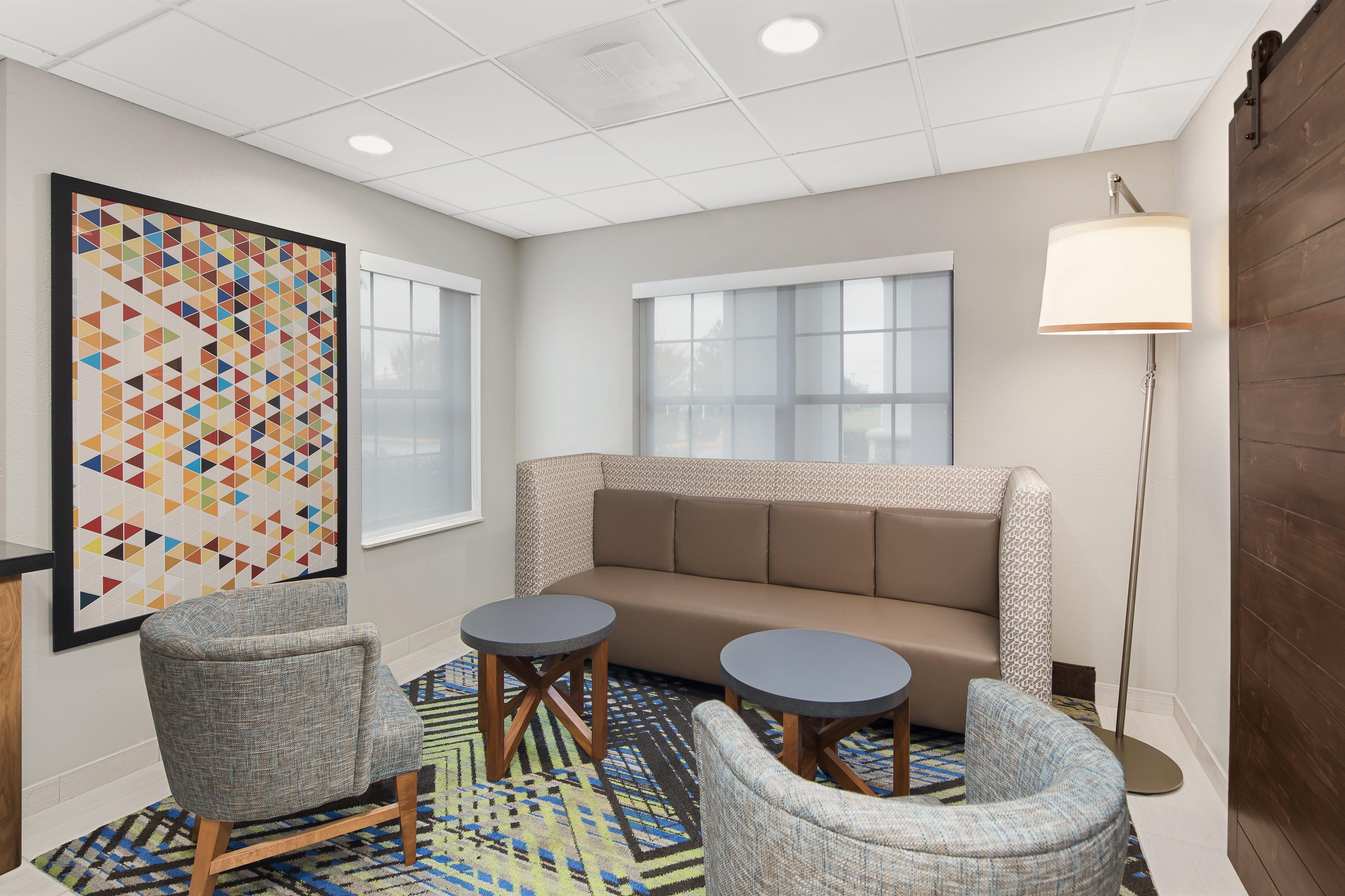 Holiday Inn Express Hotel & Suites Byron By Ihg Esterno foto