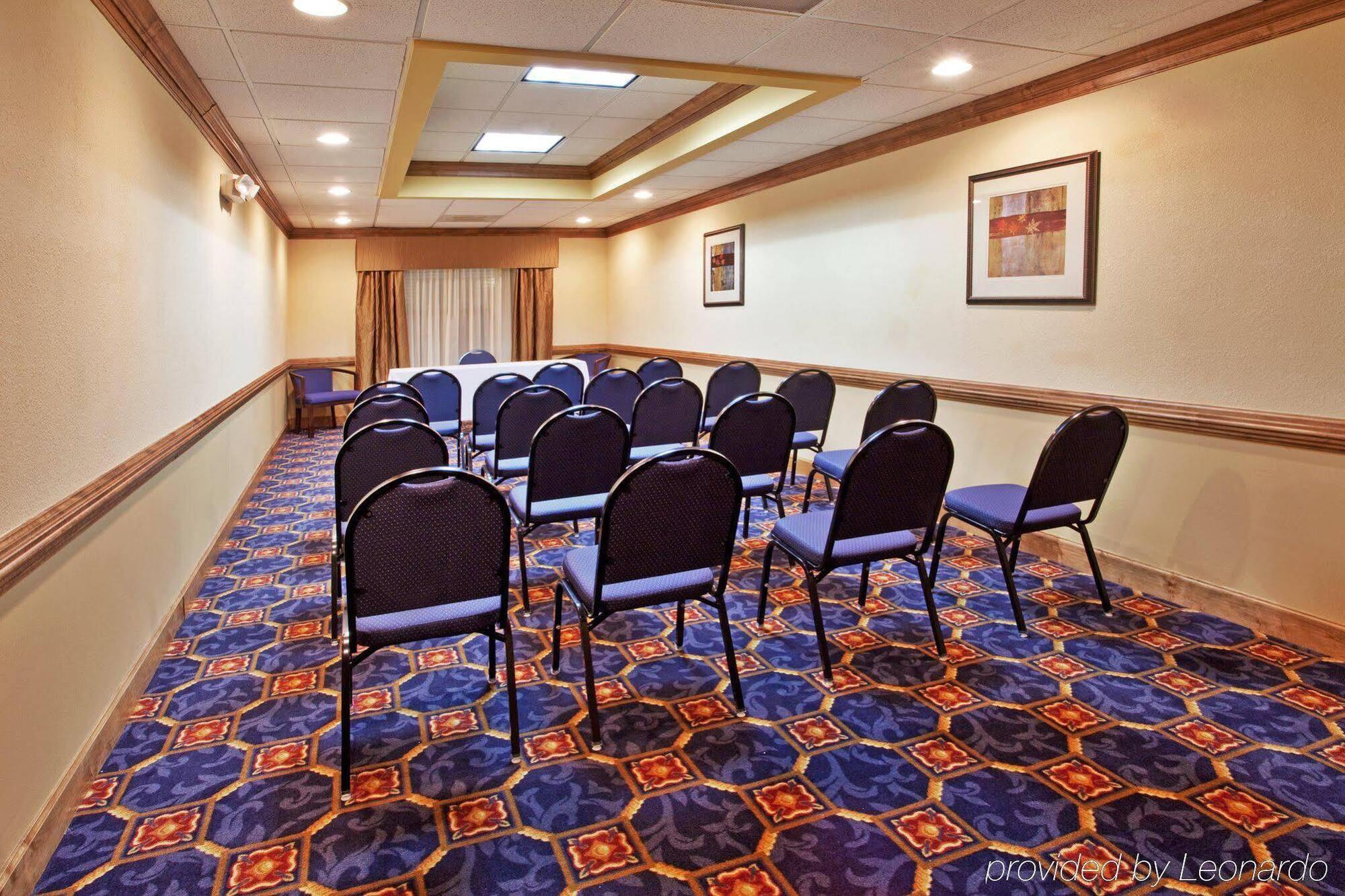 Holiday Inn Express Hotel & Suites Byron By Ihg Esterno foto