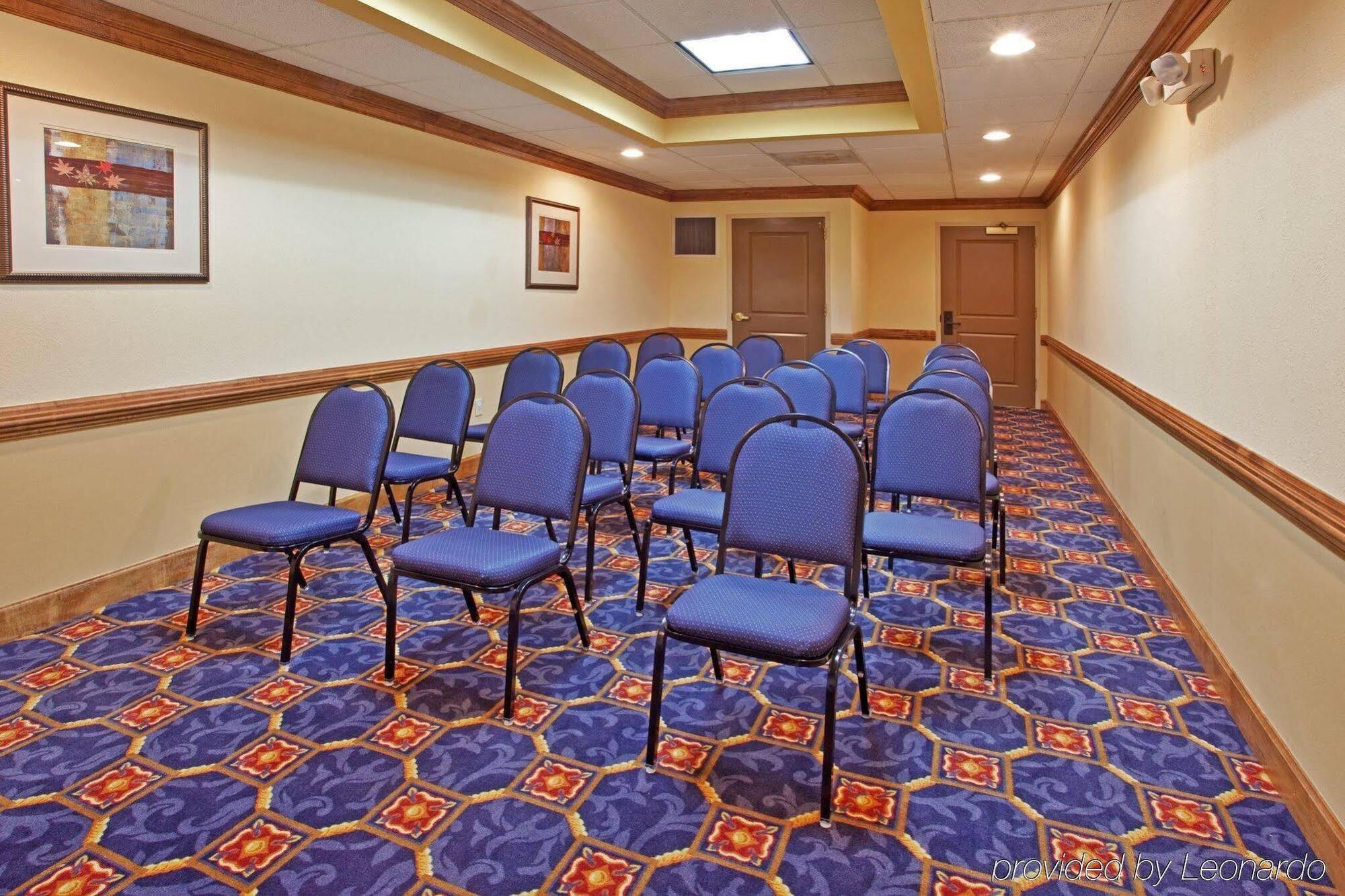 Holiday Inn Express Hotel & Suites Byron By Ihg Esterno foto